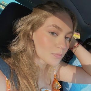 Meet your Posher, Adriana